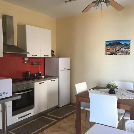 Kaki Nur 5 Minuten über Die Treppe Zum Strand, Mit Fantastischer Aussicht Und Freiem Parken Apartment
