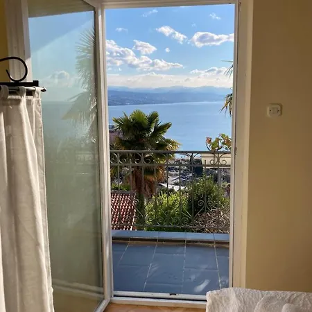 Apartment Kaki Nur 5 Minuten über Die Treppe Zum Strand, Mit Fantastischer Aussicht Und Freiem Parken Opatija