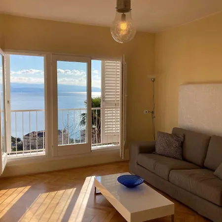 Apartment Kaki Nur 5 Minuten über Die Treppe Zum Strand, Mit Fantastischer Aussicht Und Freiem Parken