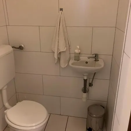 Apartment Kaki Nur 5 Minuten über Die Treppe Zum Strand, Mit Fantastischer Aussicht Und Freiem Parken