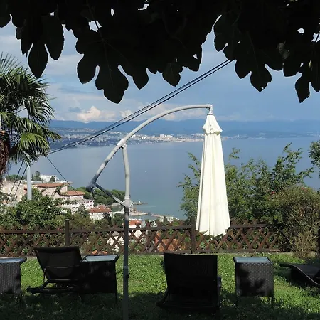 Kaki Nur 5 Minuten über Die Treppe Zum Strand, Mit Fantastischer Aussicht Und Freiem Parken Apartment Opatija