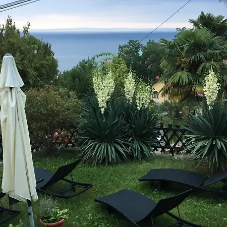 Apartment Kaki Nur 5 Minuten über Die Treppe Zum Strand, Mit Fantastischer Aussicht Und Freiem Parken