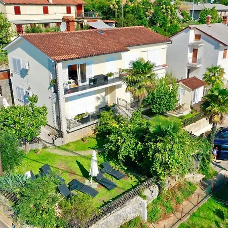 Kaki Nur 5 Minuten über Die Treppe Zum Strand, Mit Fantastischer Aussicht Und Freiem Parken Apartment Opatija