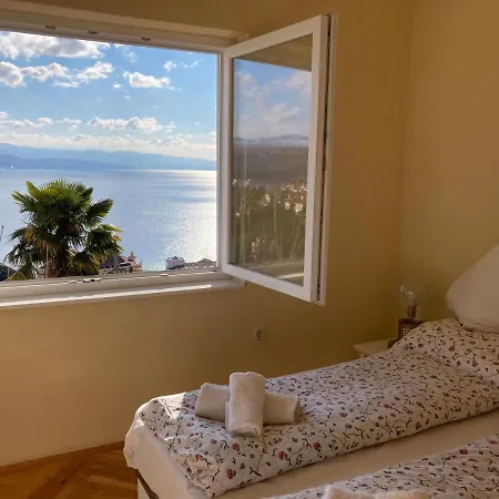 Apartment Kaki Nur 5 Minuten über Die Treppe Zum Strand, Mit Fantastischer Aussicht Und Freiem Parken *